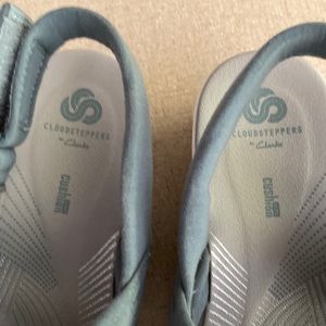 Clarks Cloudstepper sandals. Size 9. Not sure if the fabric